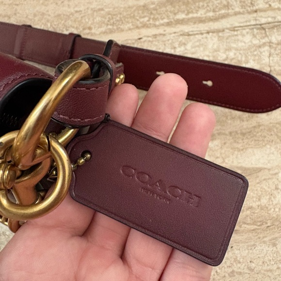 Coach Beat Bag- Wine and Gold Hardware - Picture 7 of 8